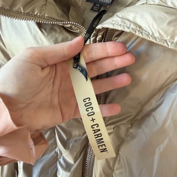 NWT Coco + Carmen Tan Gold Oversized Puffer Vest Size XS (XS-M) Full Zip Pockets - Picture 13 of 15